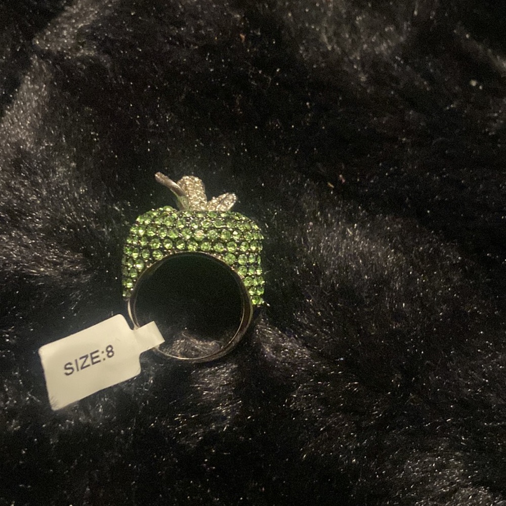 Ring - Picture 2 of 4